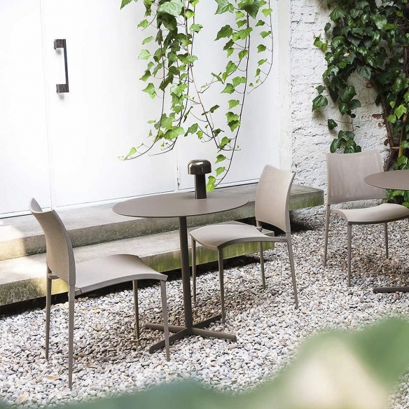 Desalto Tavolino Bistrot Kobe cm 69x69 (4 razze)