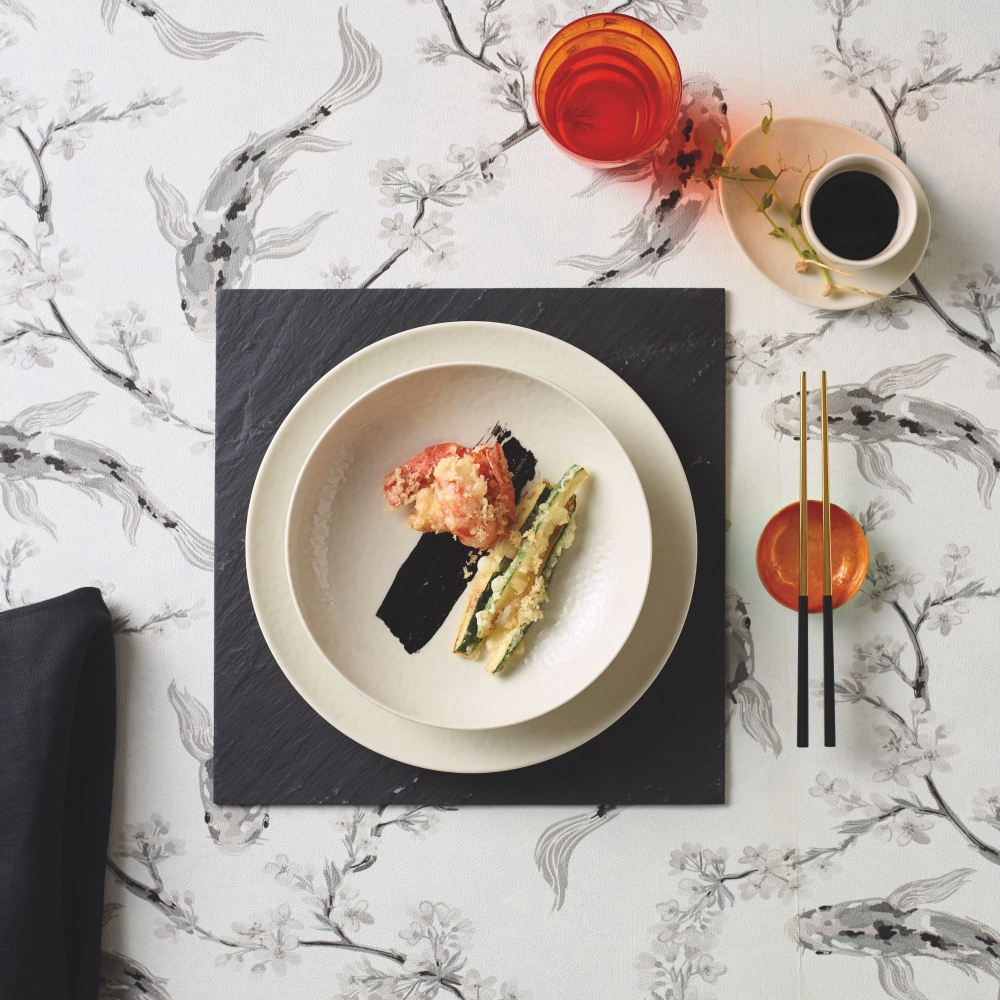 Arthur Krupp Eclipse Day Set of 12 plates