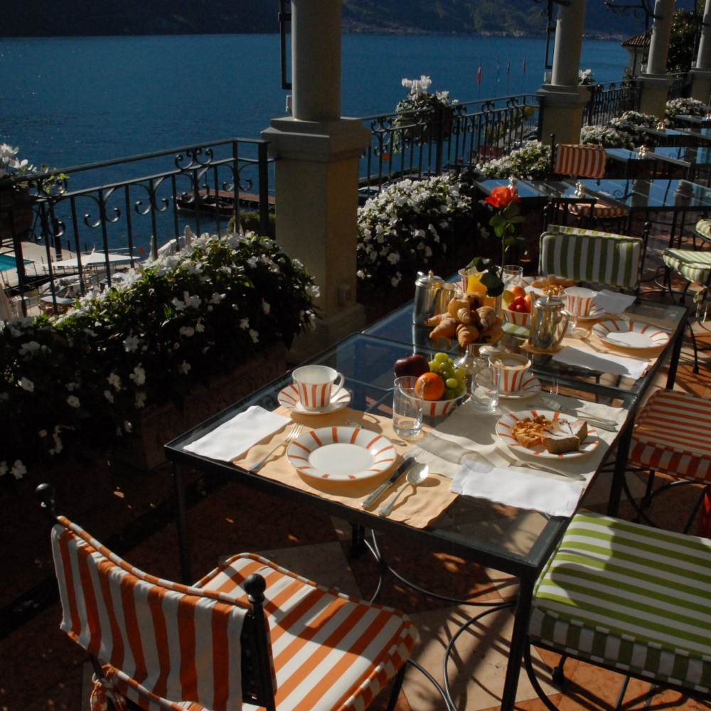 Geminiano Cozzi Piatto piano Striche Arancio e Oro cm. 31