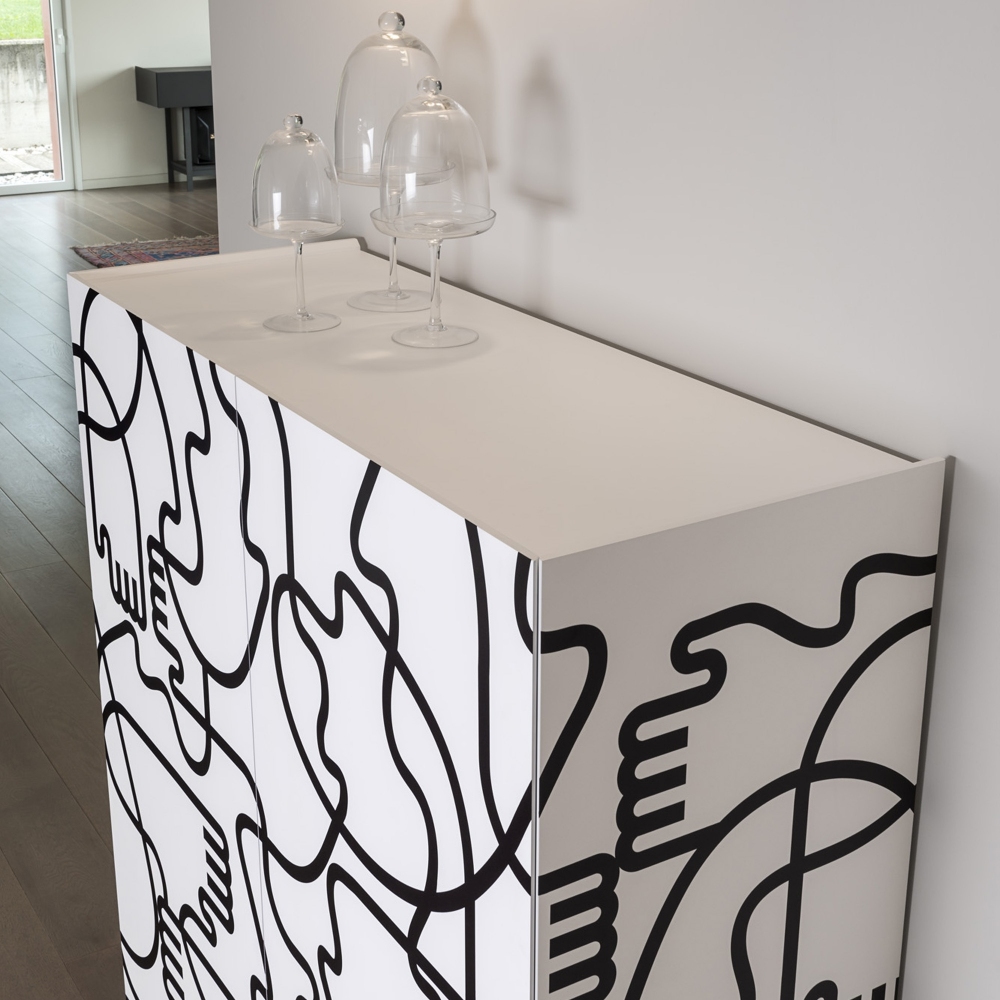 Pictoom Madia 2 ante Shake Hands