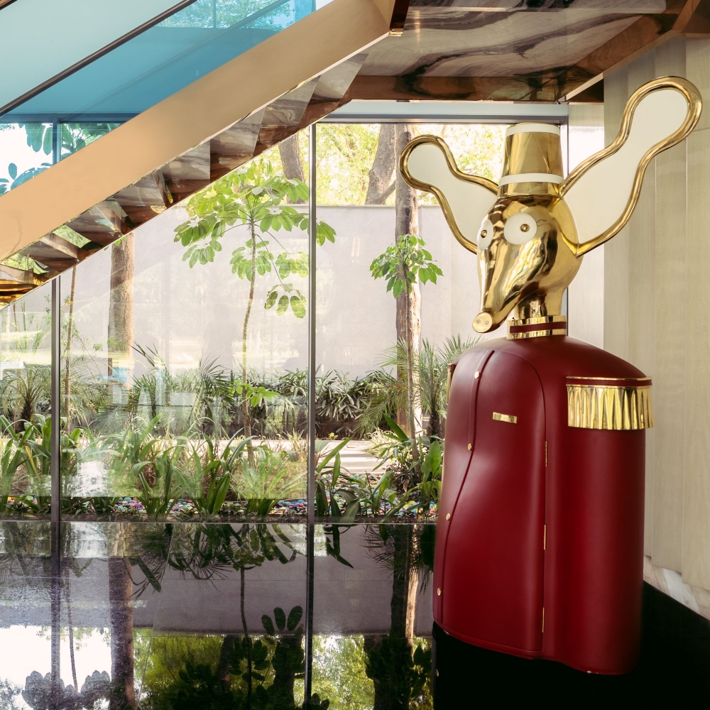 Scarlet Splendour Armadio contenitore Monsieur Elie Rouge