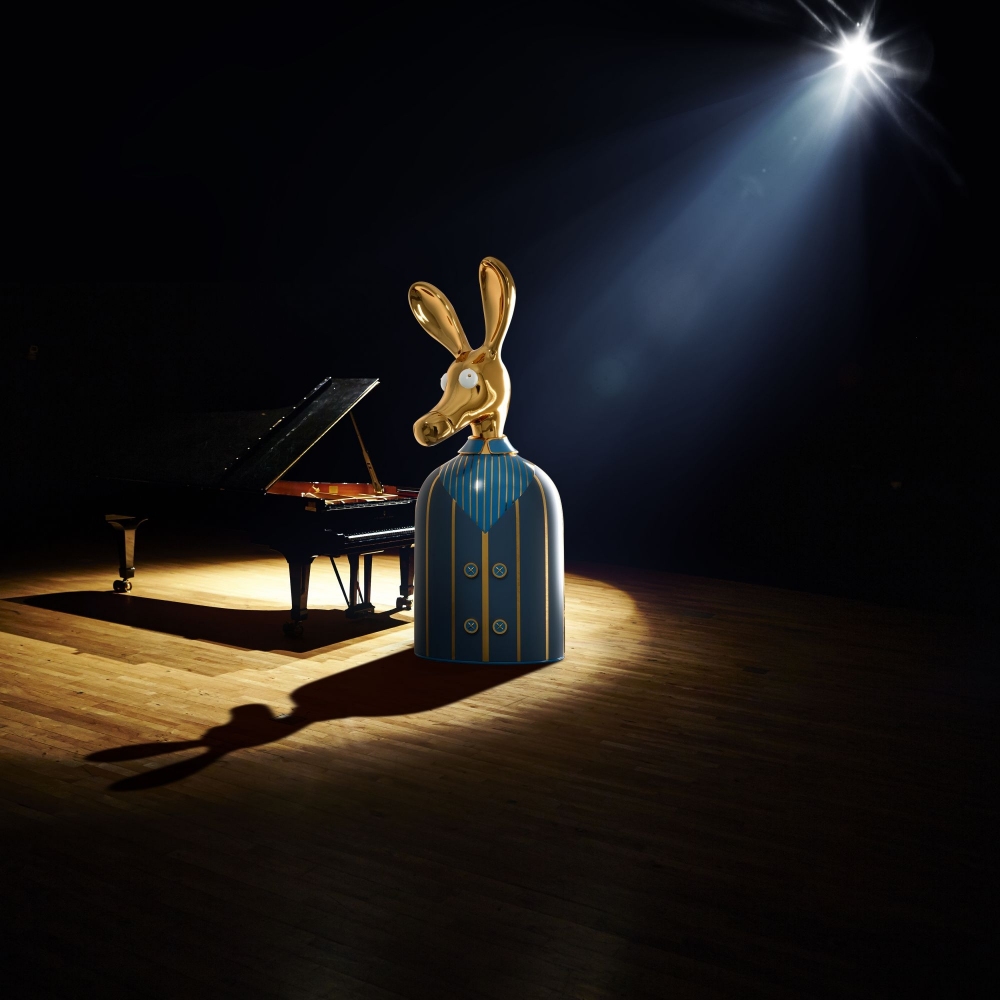 Scarlet Splendour Ciuco Blue Cabinet