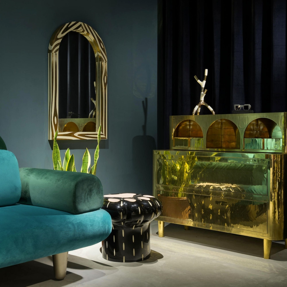 Scarlet Splendour Specchio Forest