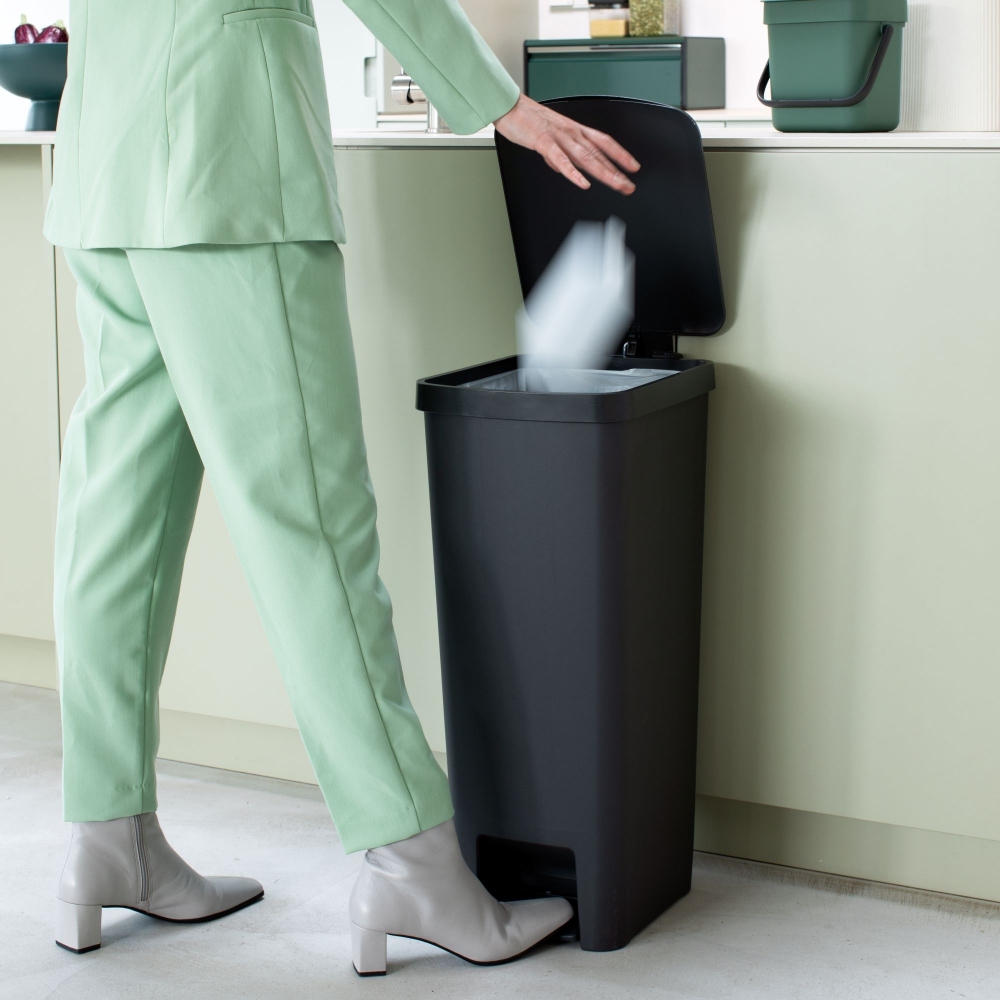 Brabantia StepUp pedal bin 40 litres