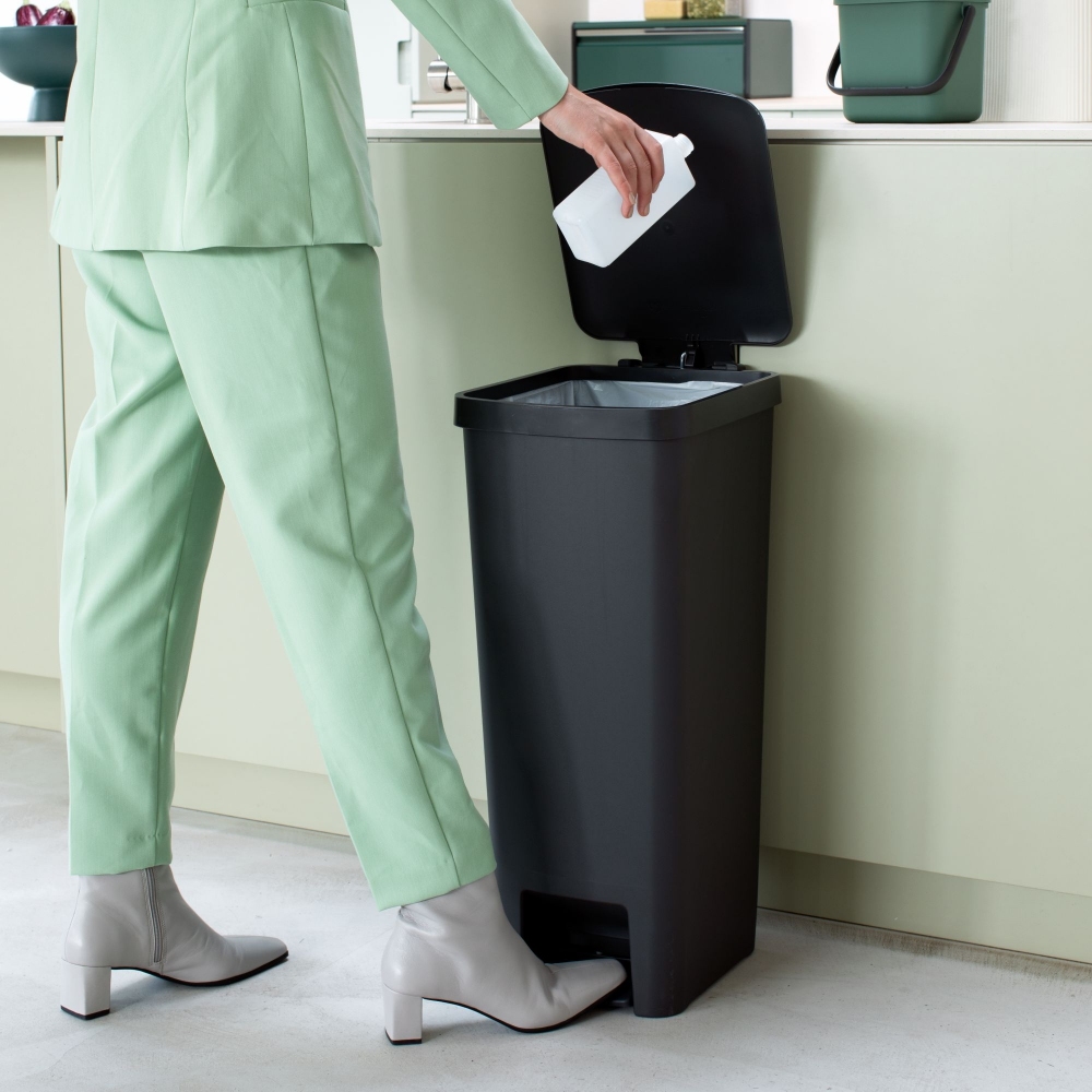 Brabantia StepUp pedal bin 40 litres