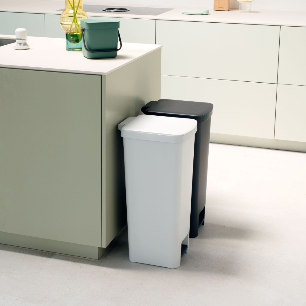 Brabantia StepUp pedal bin 40 litres