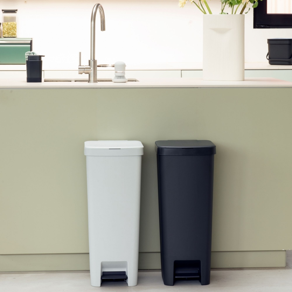 Brabantia StepUp pedal bin 40 litres