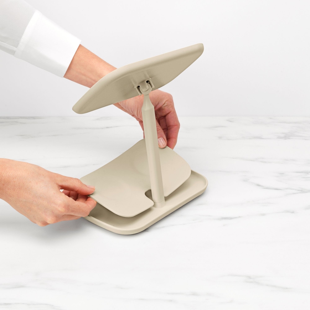 Brabantia ReNew Mirror with storage tray