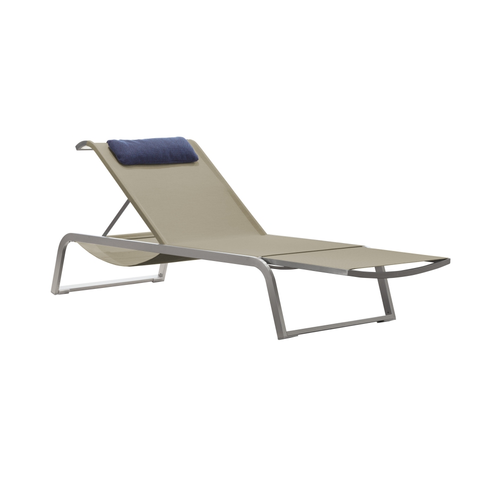 Coro L3 stackable sunbed with sunshade and cushion