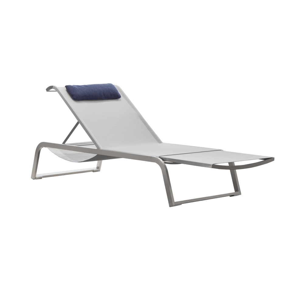 Coro L3 stackable sunbed with sunshade and cushion