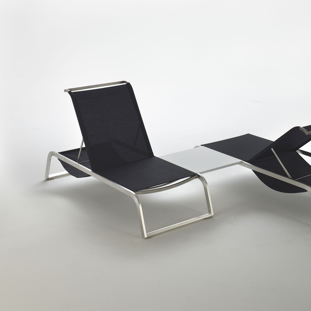 Coro L3 stackable sunbed with sunshade and cushion