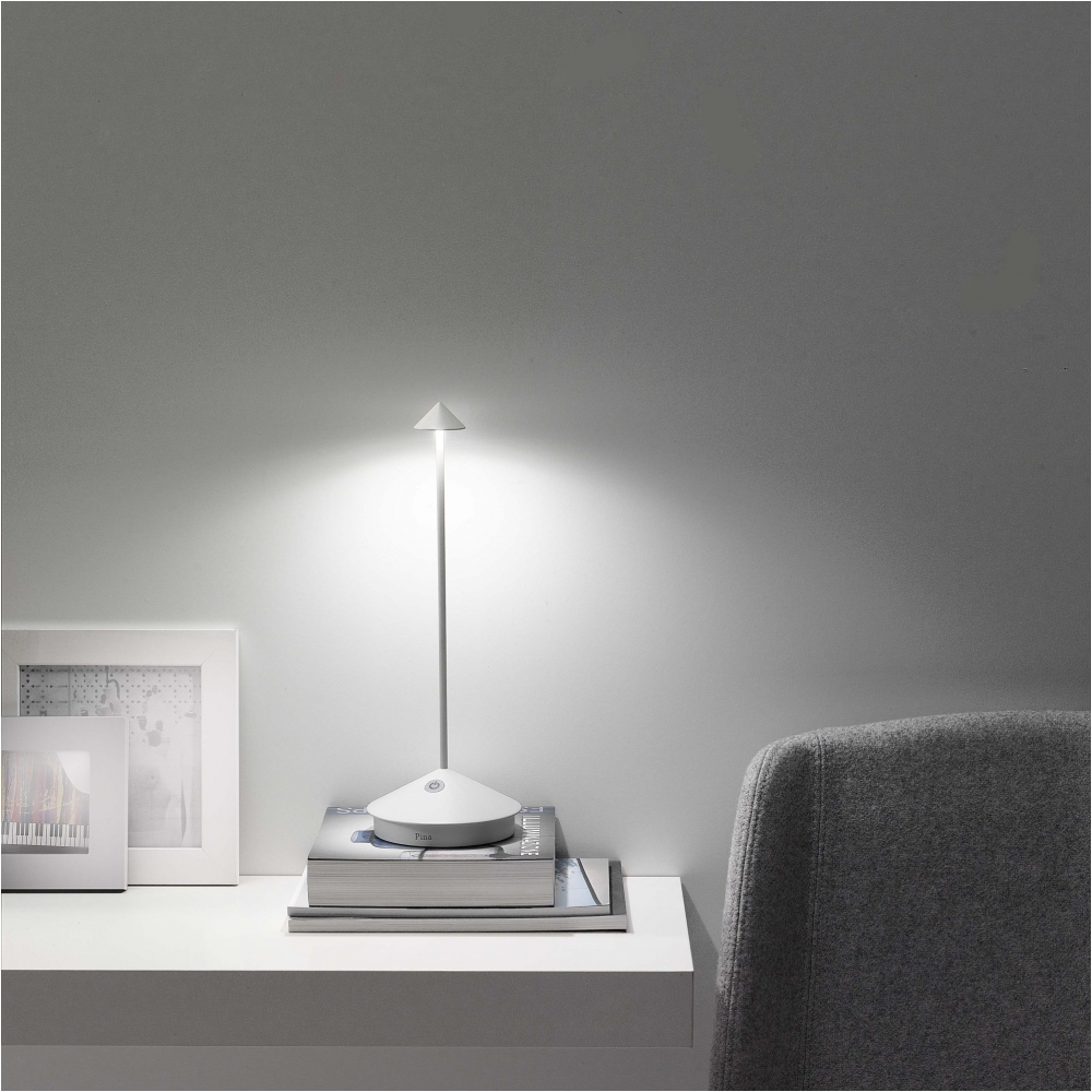 Zafferano Lampada da tavolo Pina Pro Led ricaricabile