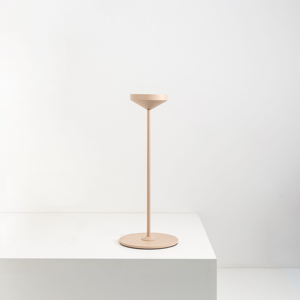 Zafferano Supporto da terra per lampada Pina Pro