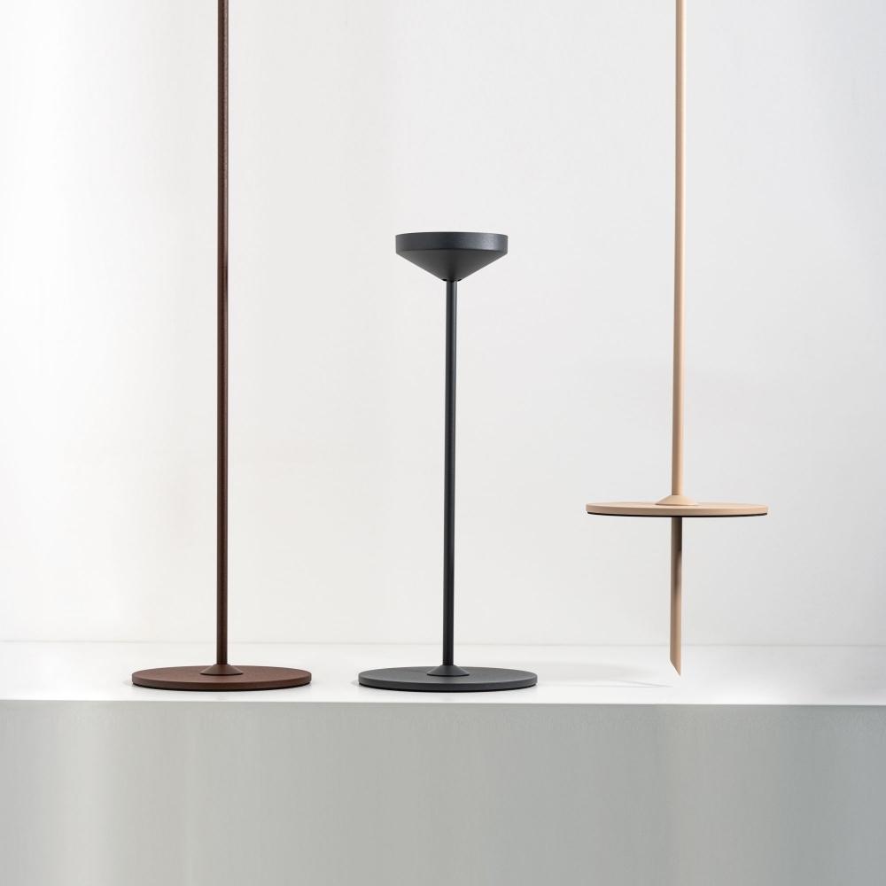 Zafferano Supporto da terra per lampada Pina Pro