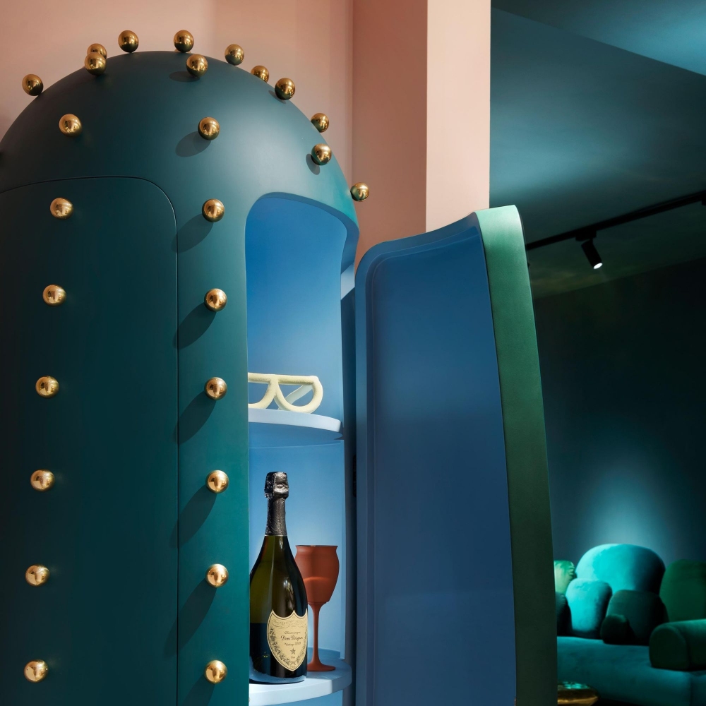 Scarlet Splendour Armadio contenitore Oasis