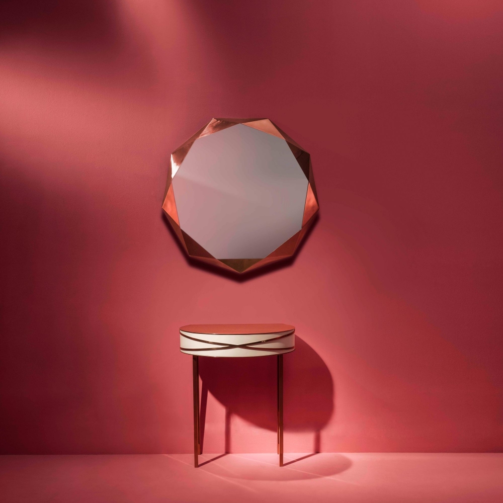 Scarlet Splendour Stella Console - 88...