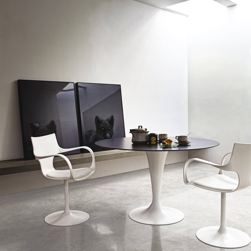 Sovet Flûte elliptical table