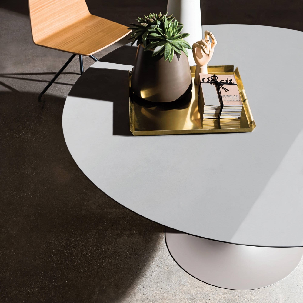 Sovet Flûte elliptical table