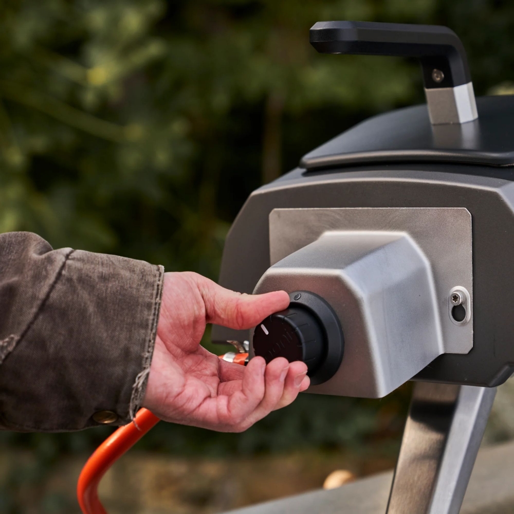 Ooni Karu 12G wood or charcoal portable oven