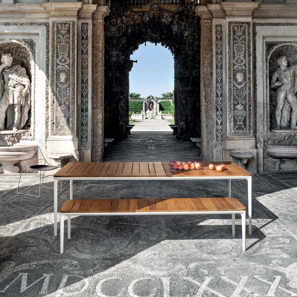 Sovet Slim Doghe table