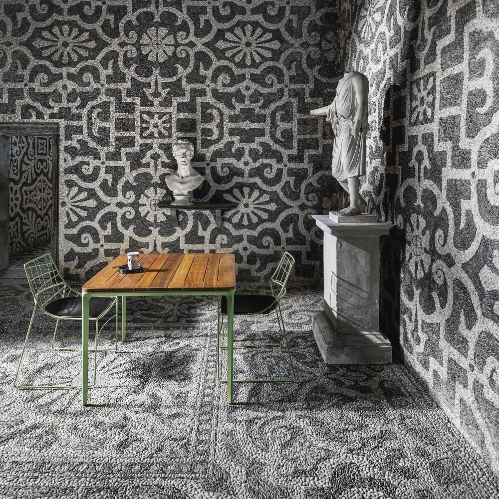 Sovet Slim Doghe table