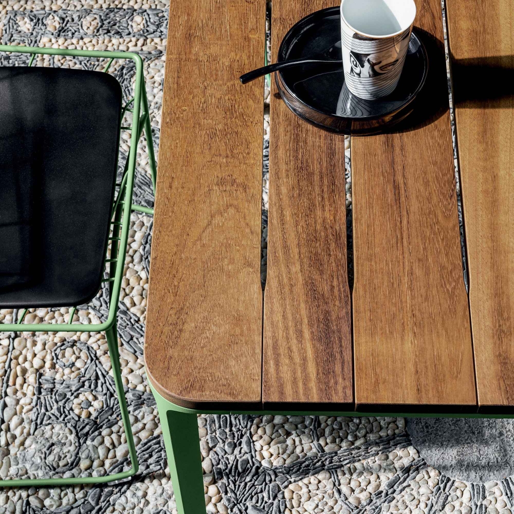 Sovet Slim Doghe table