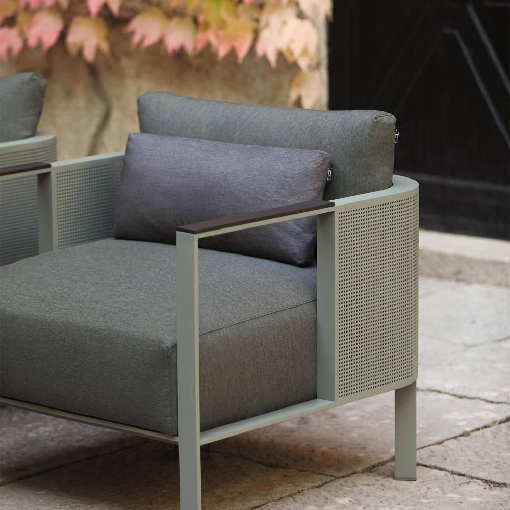 Gandia Blasco Solanas lounge outdoor armchair