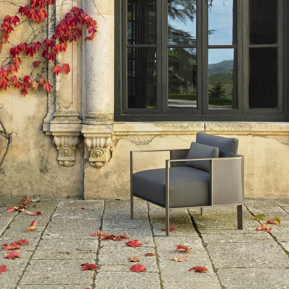 Gandia Blasco Solanas lounge outdoor armchair