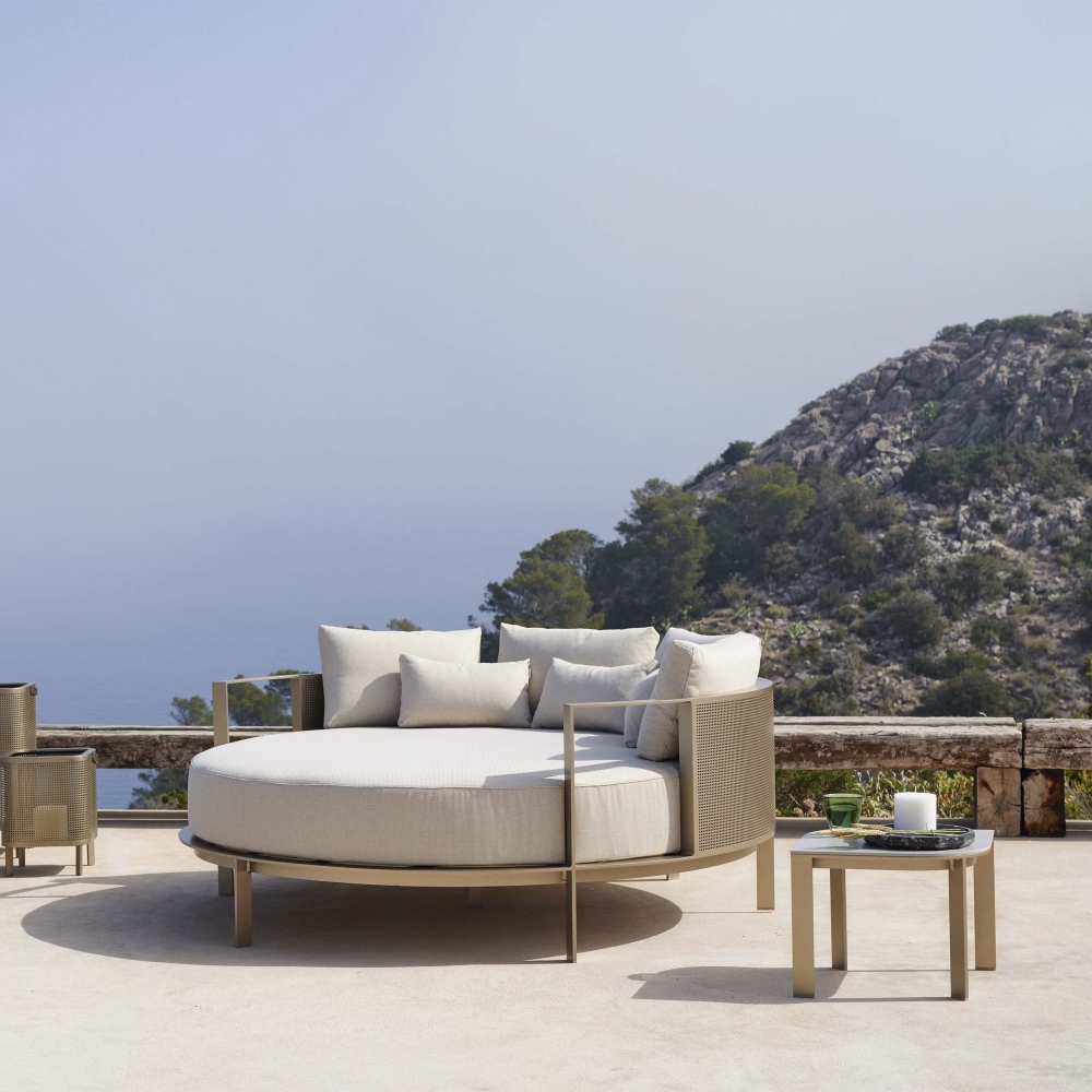 Gandia Blasco Solanas outdoor coffee table cm. 70x70