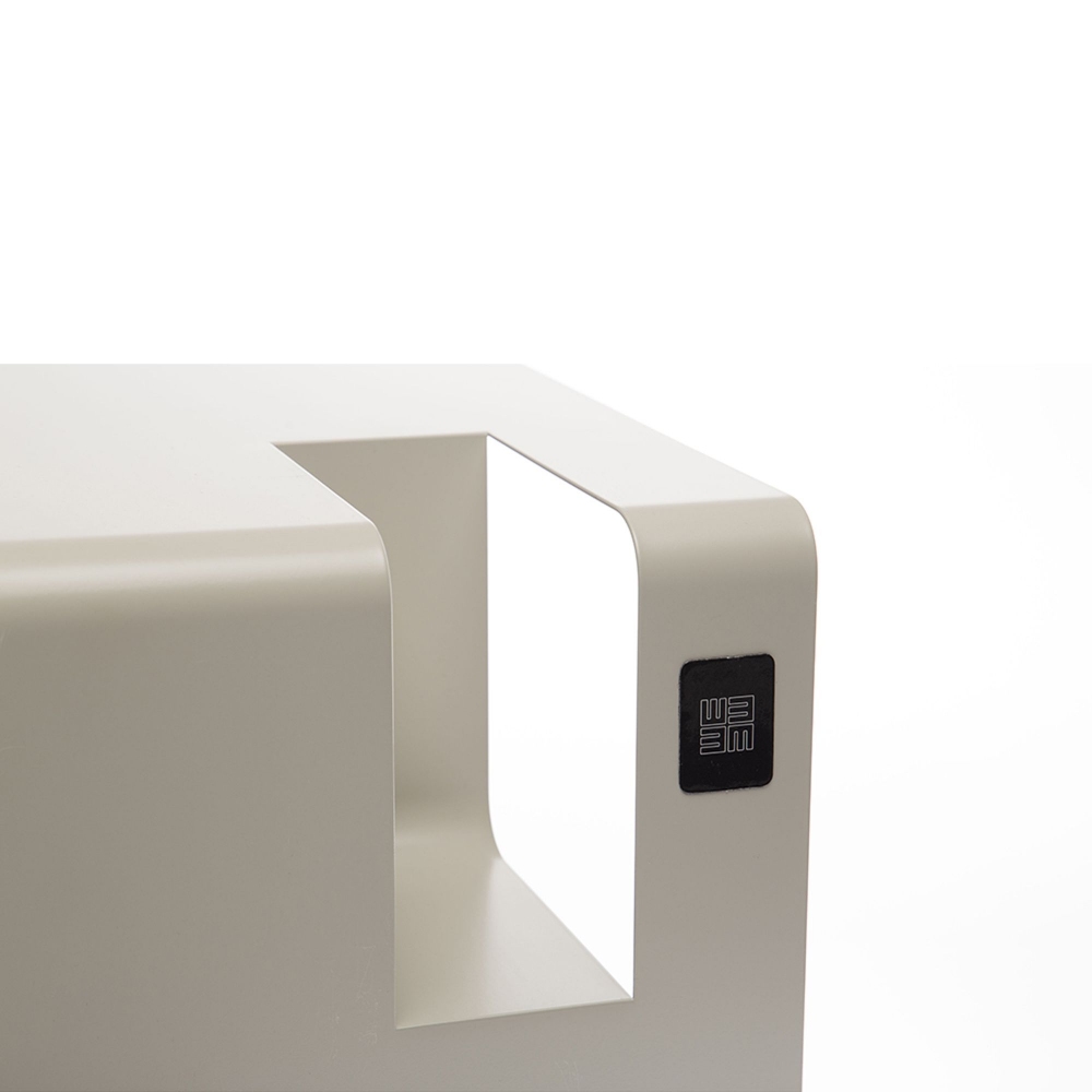 Meme Design Libris magazine table