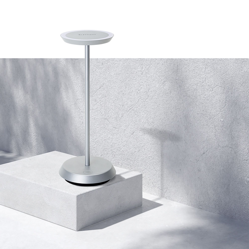 Blackout Flaat table lamp