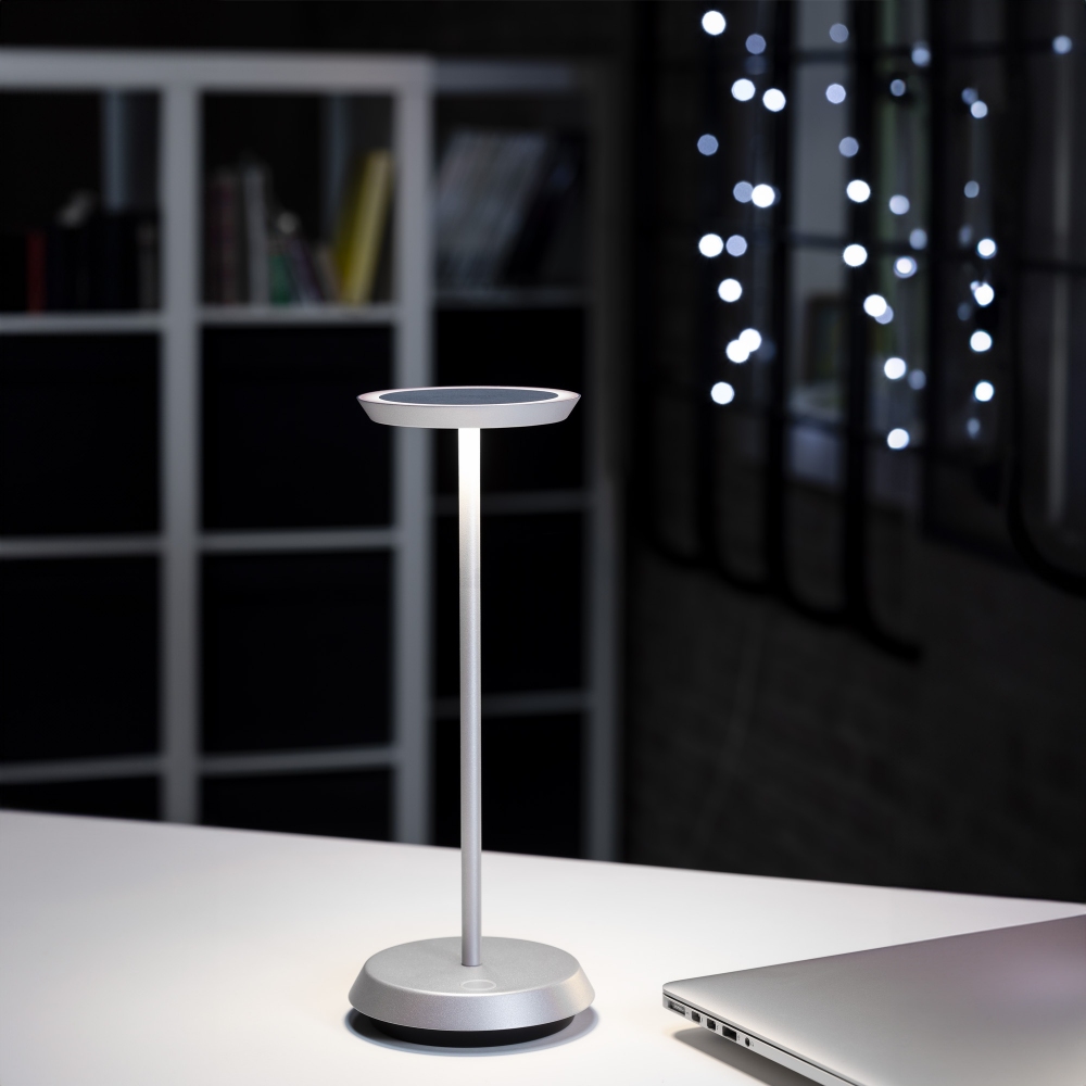Blackout Flaat table lamp