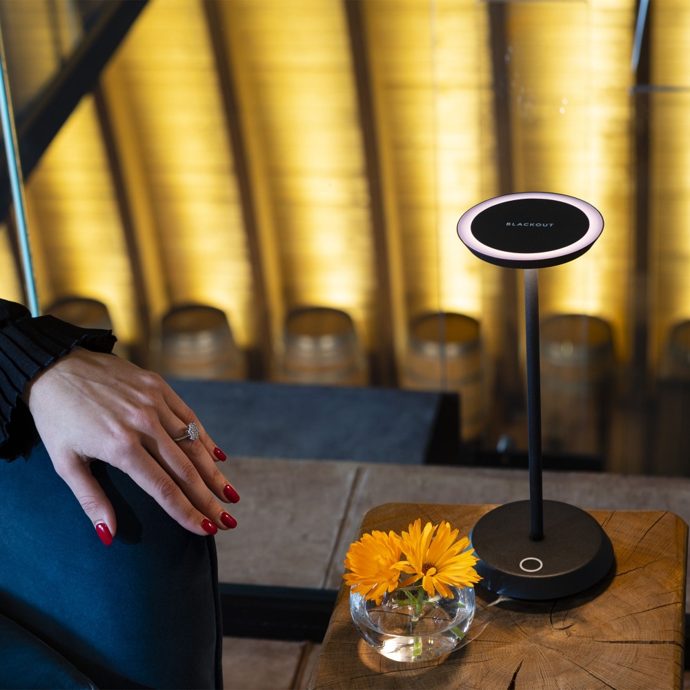 Blackout Flaat table lamp