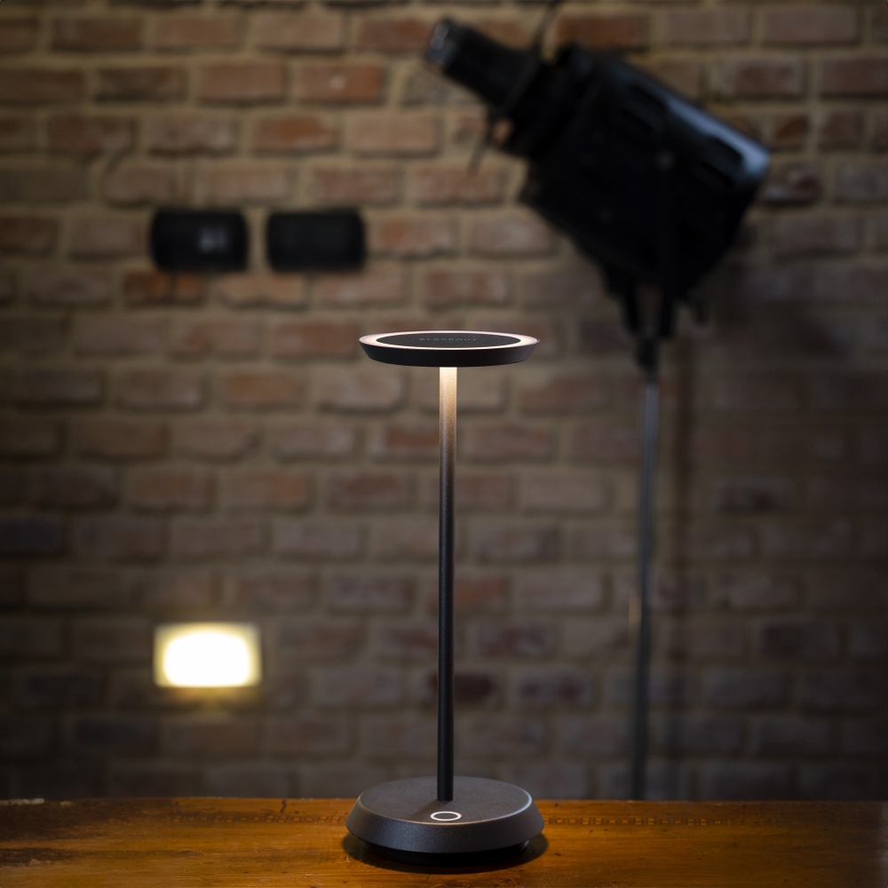 Blackout Flaat table lamp