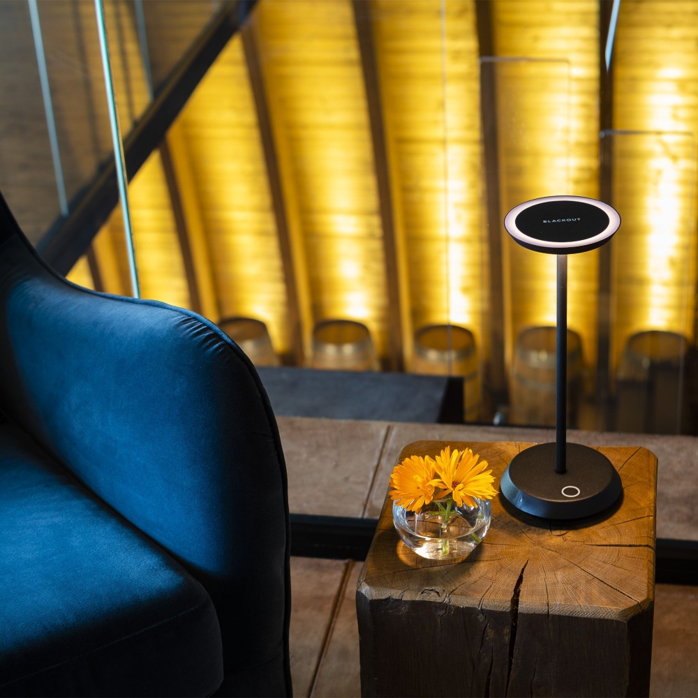 Blackout Flaat table lamp