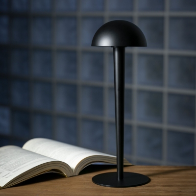 Blackout Pin table lamp 2
