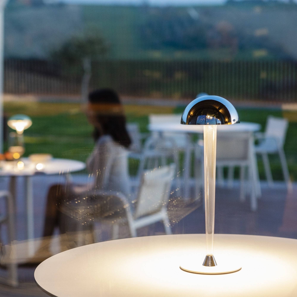 Blackout Pin Up rechargeable table lamp