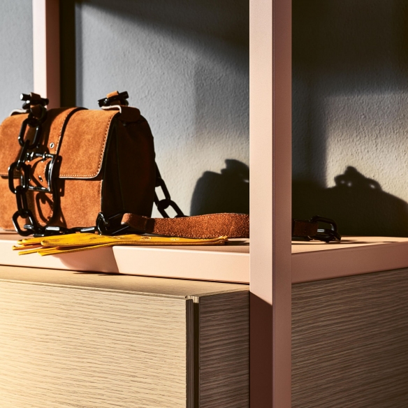 Desalto Libreria modulare Helsinki - Composizione H (h. 198 L 70 + 147 - 217 cm)
