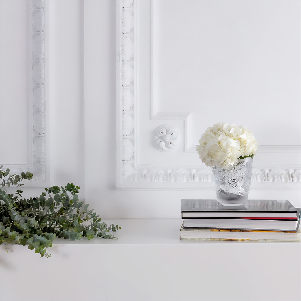 Lalique Pivoines small clear crystal vase