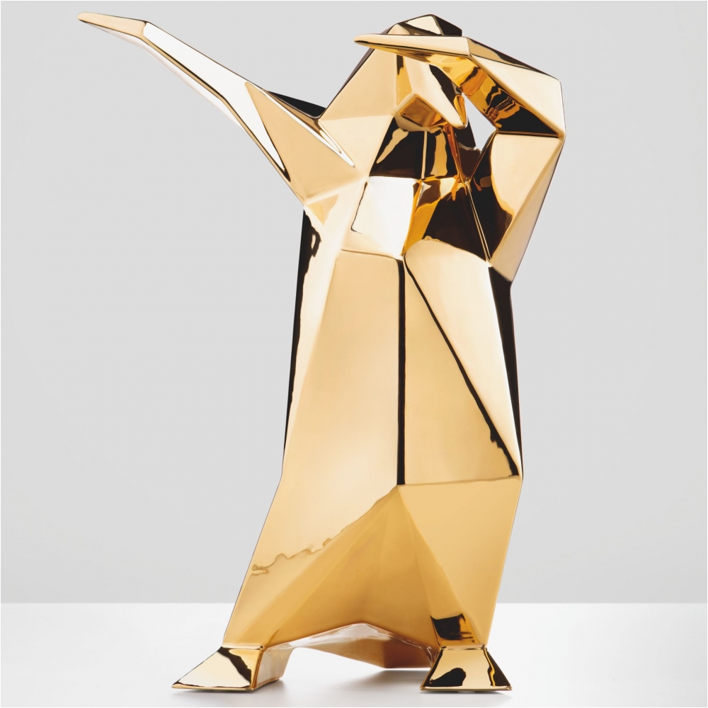 Bosa Dab Penguin sculpture