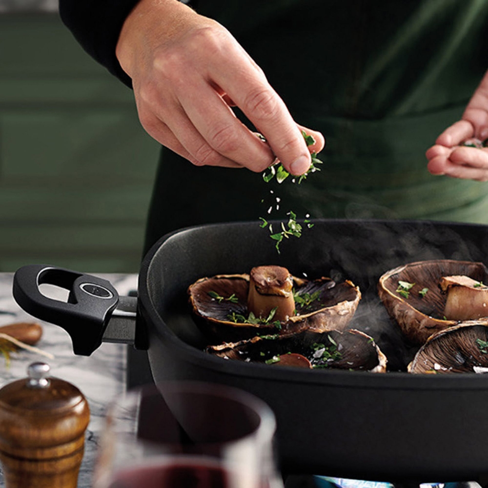 Woll Titan Best square saucepan with handles 28x28 cm