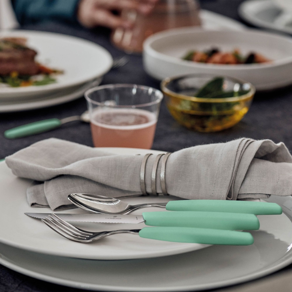 Victorinox Servizio 24 posate Swiss Modern Colour