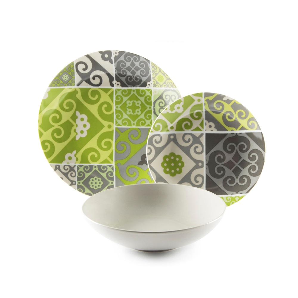 Excelsa Maiolica service of 18 plates