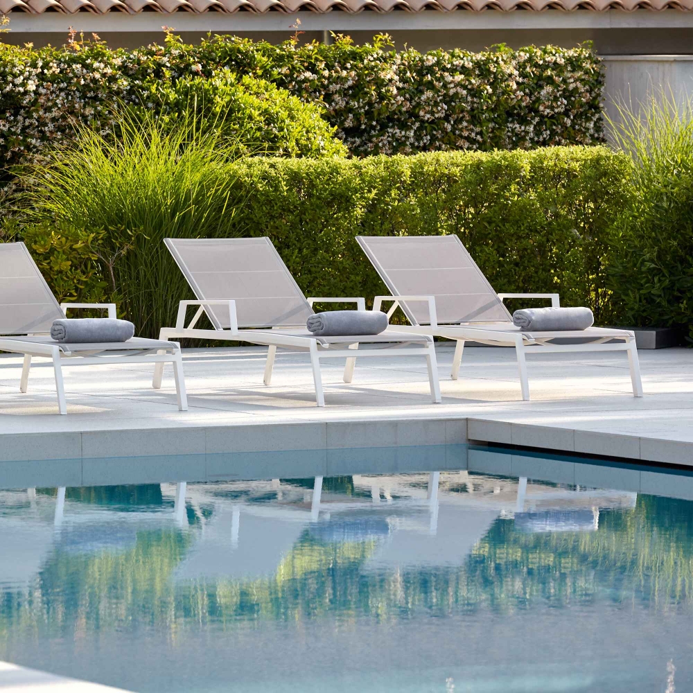 Diphano Selecta lounger with armrests