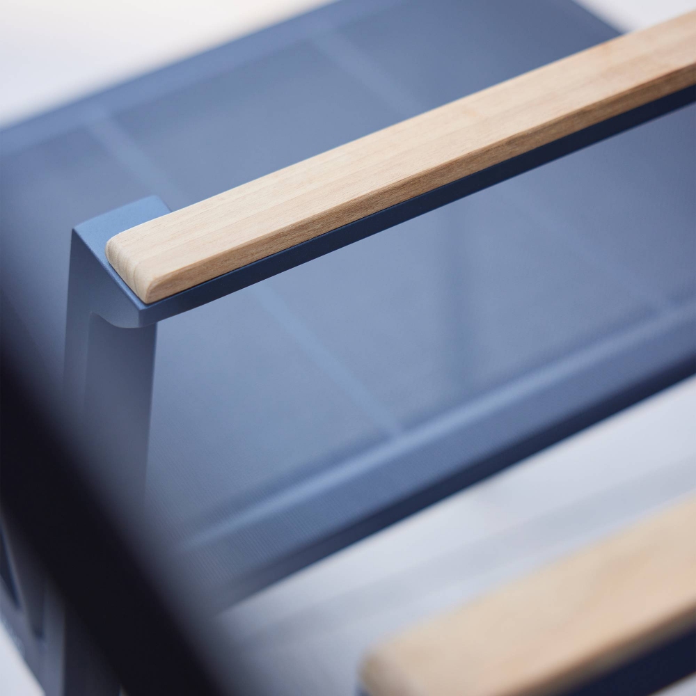 Diphano Selecta lounge chair with teak armrest