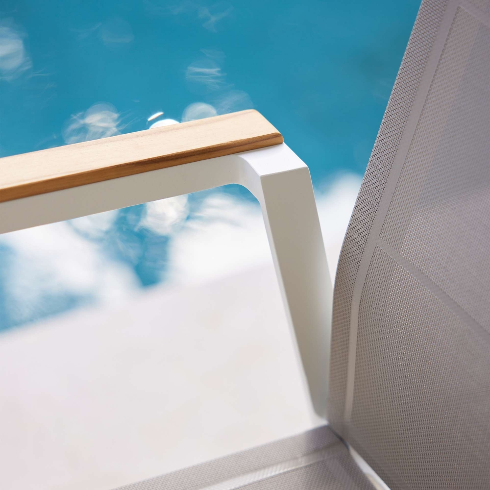 Diphano Selecta lounge chair with teak armrest