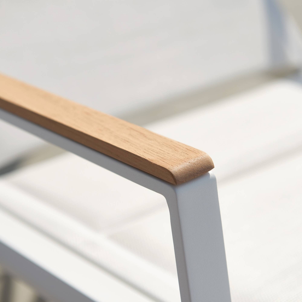 Diphano Selecta lounge chair with teak armrest