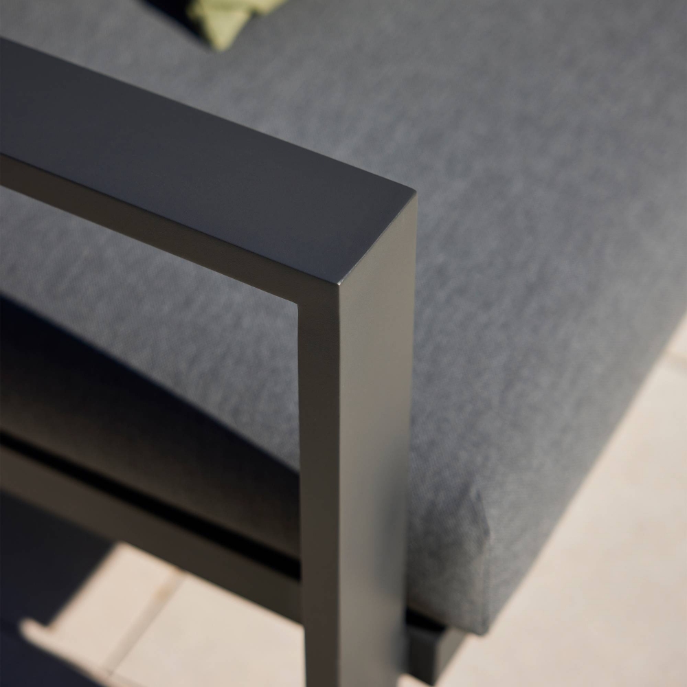 Diphano Poltrona con cuscini Cubic