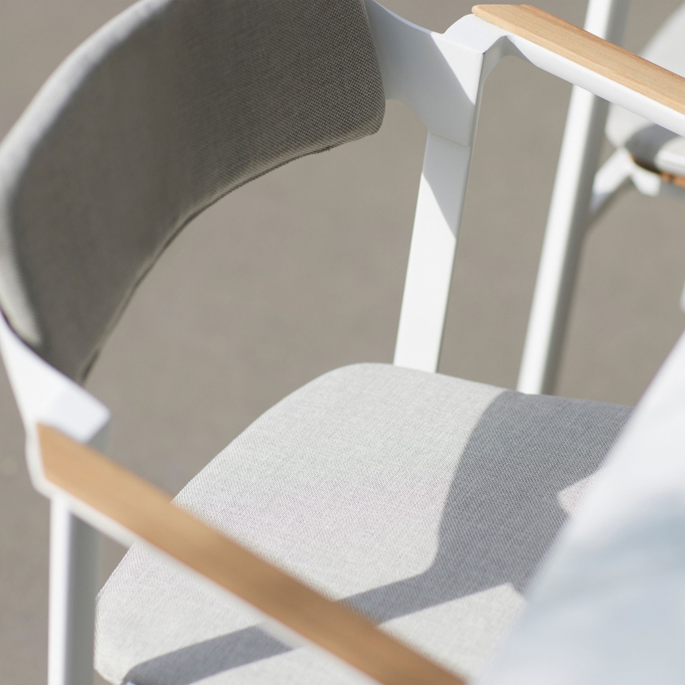 Diphano Icon dining armchair