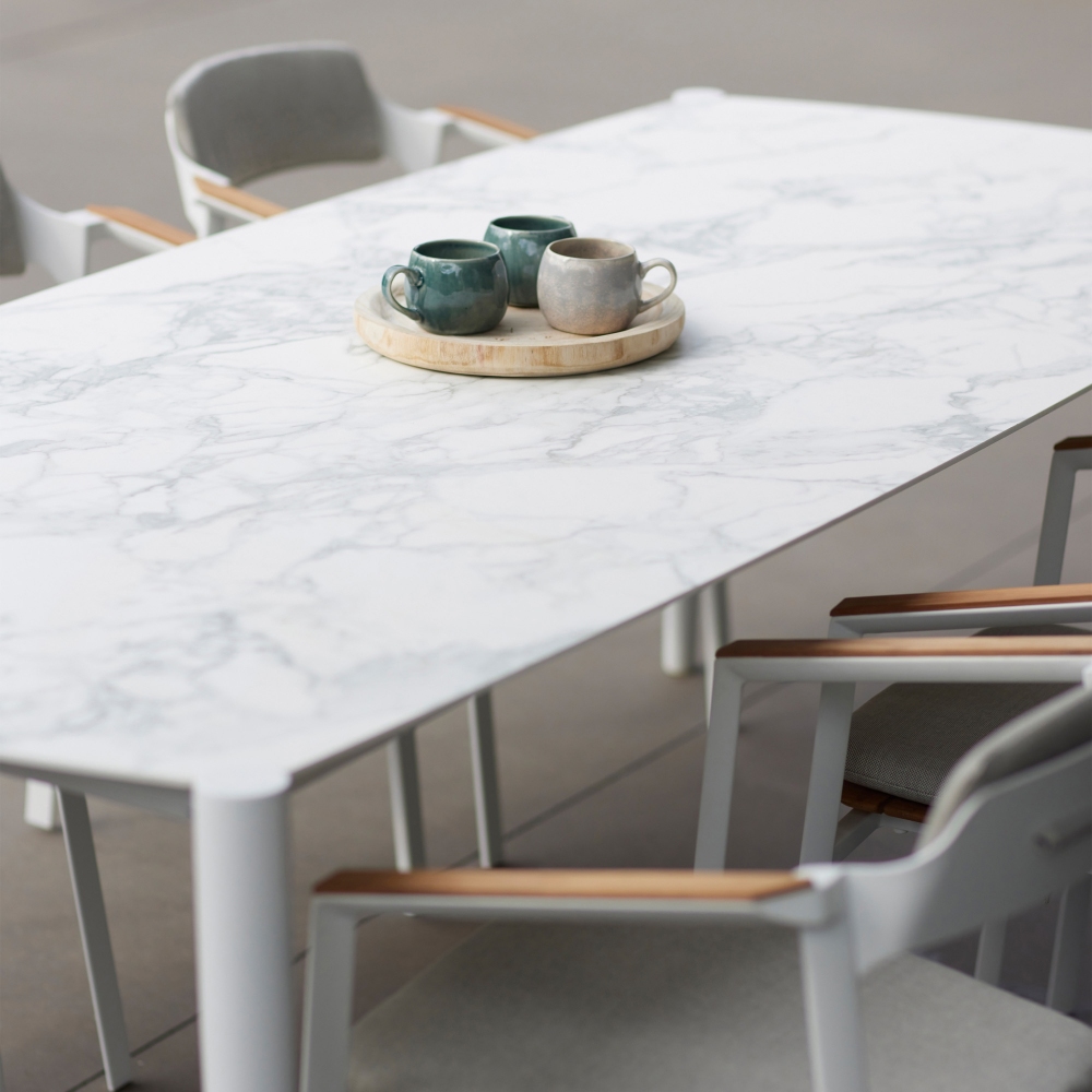 Diphano Icon dining table 164x95 cm 75h cm